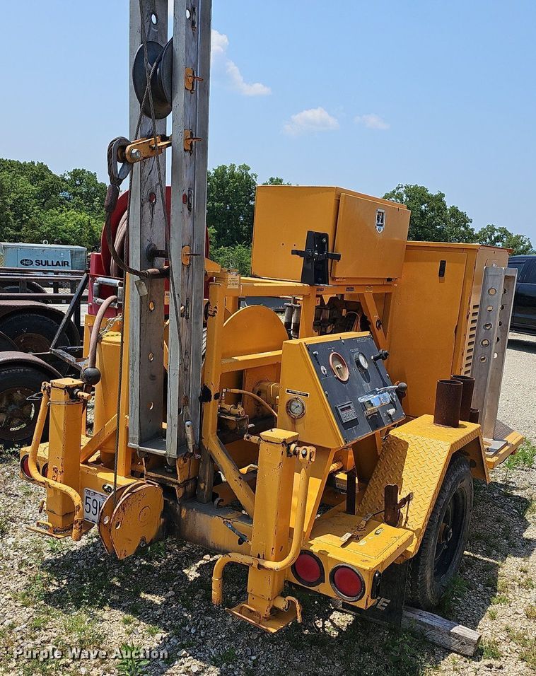 image for item LW9665 2001 TSE International UP70B  cable puller