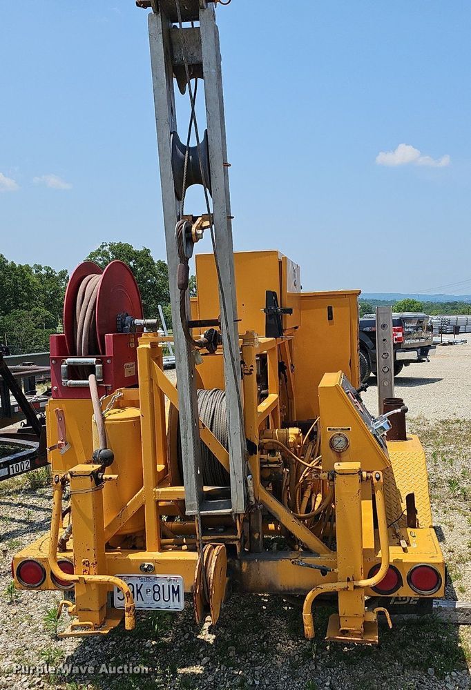 image for item LW9665 2001 TSE International UP70B  cable puller