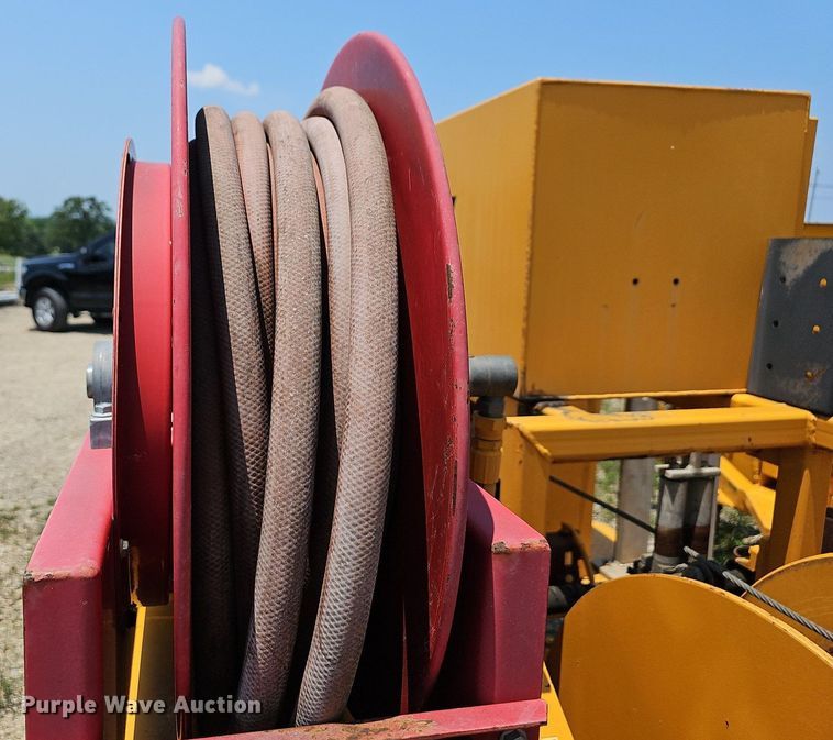 image for item LW9665 2001 TSE International UP70B  cable puller