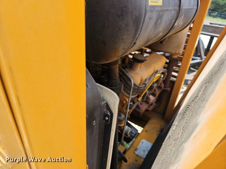 image for item LW9665 2001 TSE International UP70B  cable puller