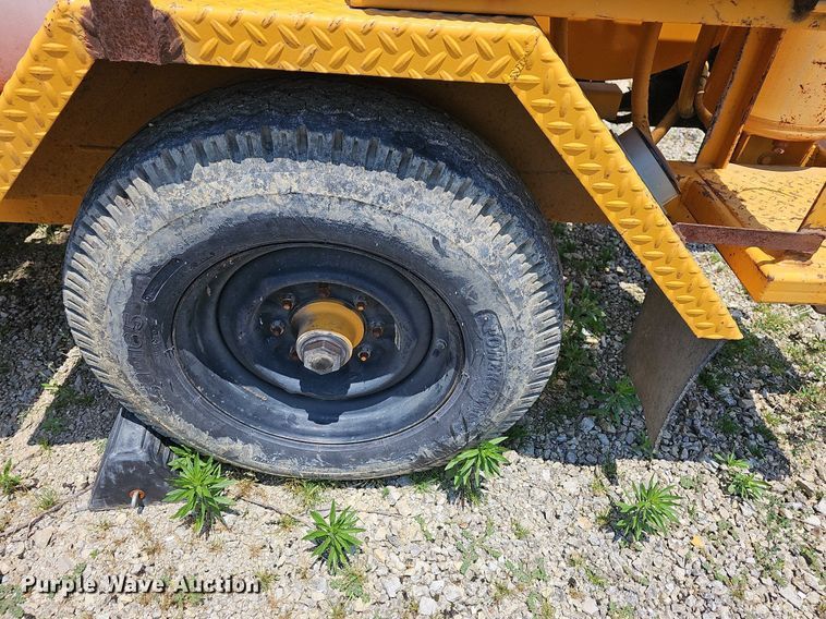 image for item LW9665 2001 TSE International UP70B  cable puller