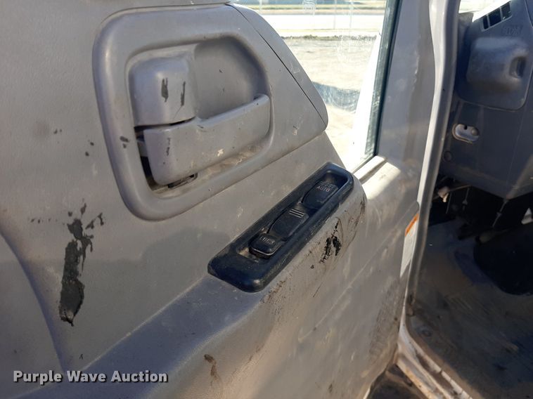 image for item LX9794 2006 Isuzu NPR  box truck