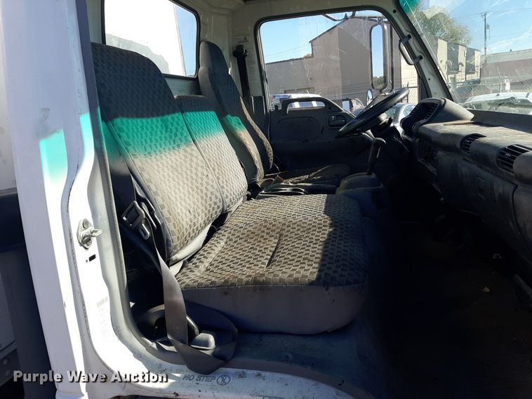 image for item LX9794 2006 Isuzu NPR  box truck