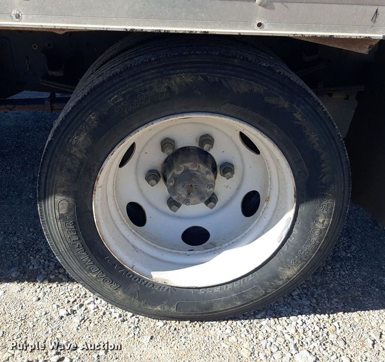 image for item LX9794 2006 Isuzu NPR  box truck