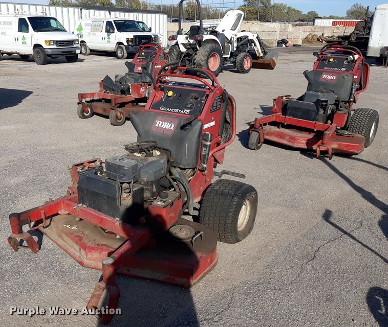 image for item LX9799 2009 Toro GrandStand 74558  ZTR lawn mower