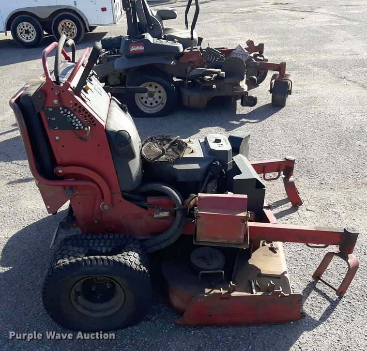 image for item LX9799 2009 Toro GrandStand 74558  ZTR lawn mower