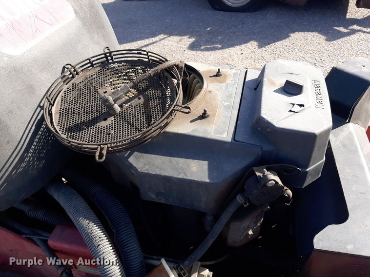 image for item LX9799 2009 Toro GrandStand 74558  ZTR lawn mower