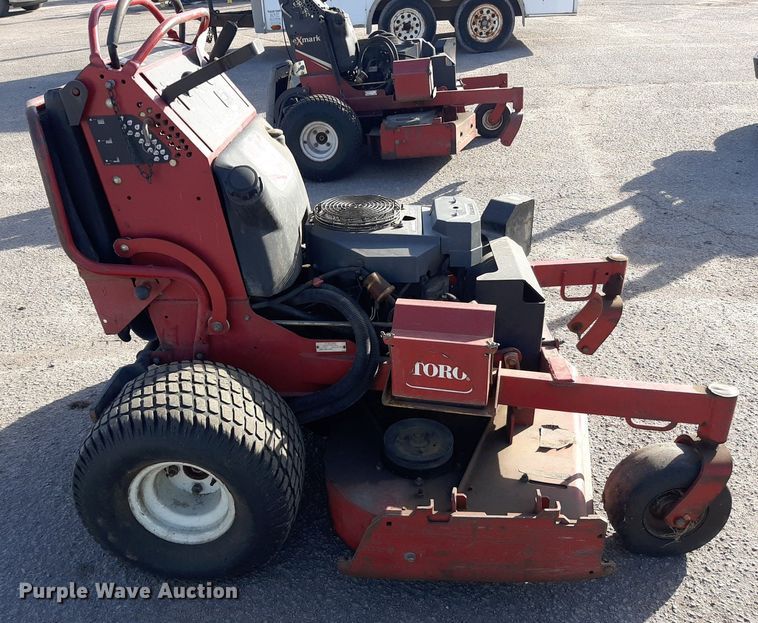 image for item LX9800 2009 Toro GrandStand 74558  ZTR lawn mower