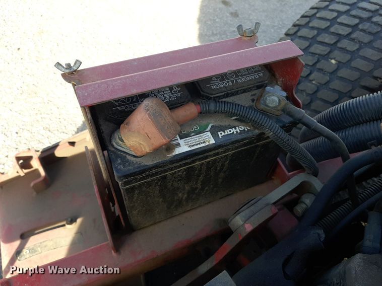 image for item LX9800 2009 Toro GrandStand 74558  ZTR lawn mower