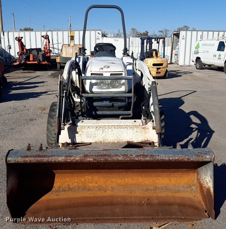 image for item LX9805 2008 Bobcat CT335  MFWD tractor