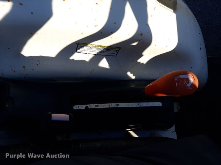 image for item LX9805 2008 Bobcat CT335  MFWD tractor