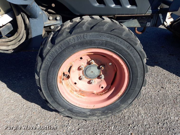 image for item LX9805 2008 Bobcat CT335  MFWD tractor