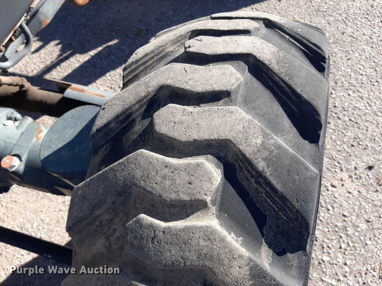 image for item LX9805 2008 Bobcat CT335  MFWD tractor