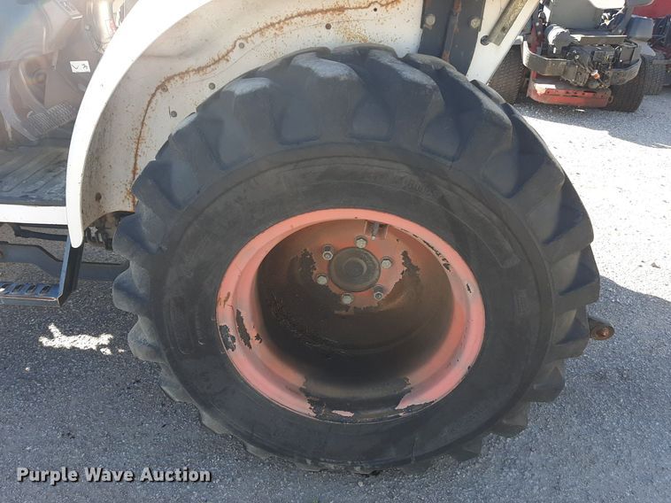 image for item LX9805 2008 Bobcat CT335  MFWD tractor