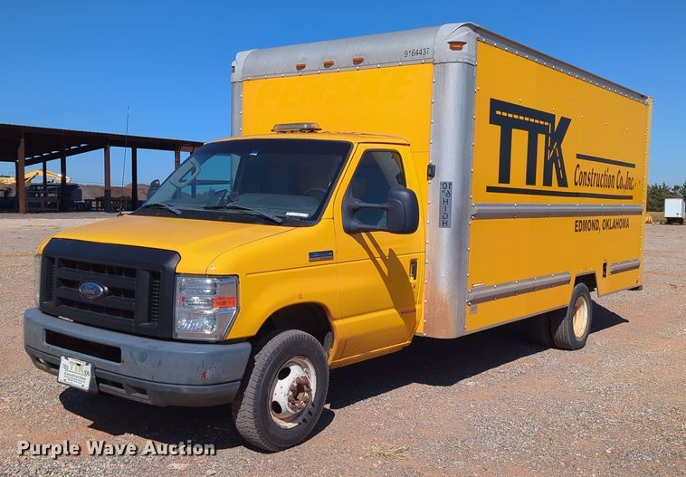 image for item LY9441 2012 Ford E350 Super Duty  box truck