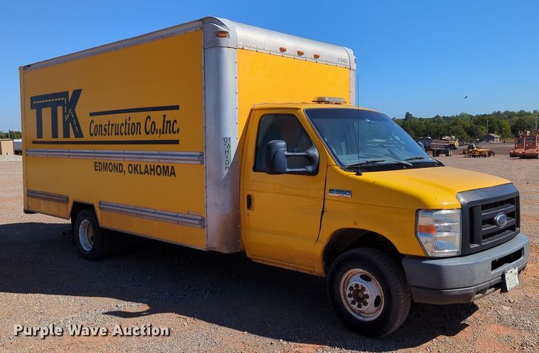 image for item LY9441 2012 Ford E350 Super Duty  box truck