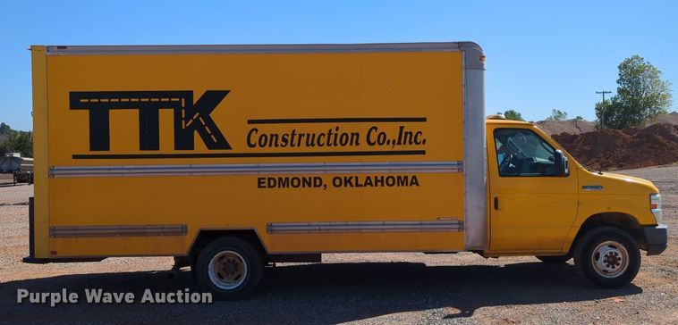 image for item LY9441 2012 Ford E350 Super Duty  box truck