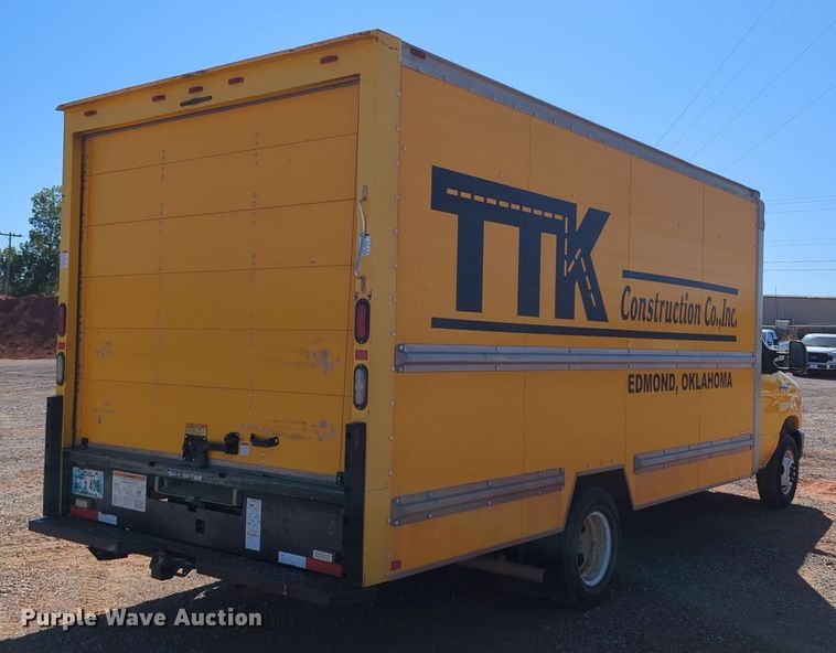 image for item LY9441 2012 Ford E350 Super Duty  box truck