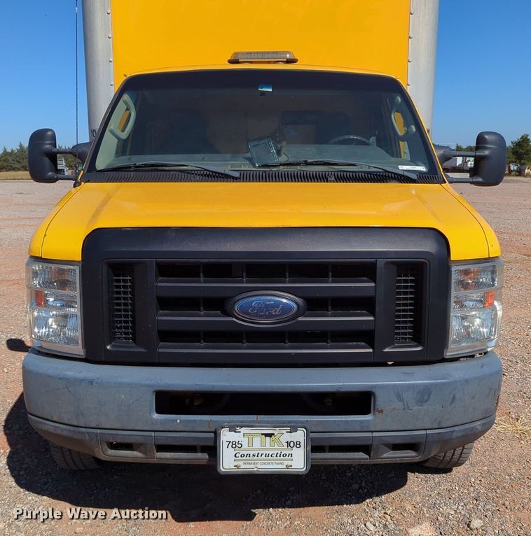 image for item LY9441 2012 Ford E350 Super Duty  box truck