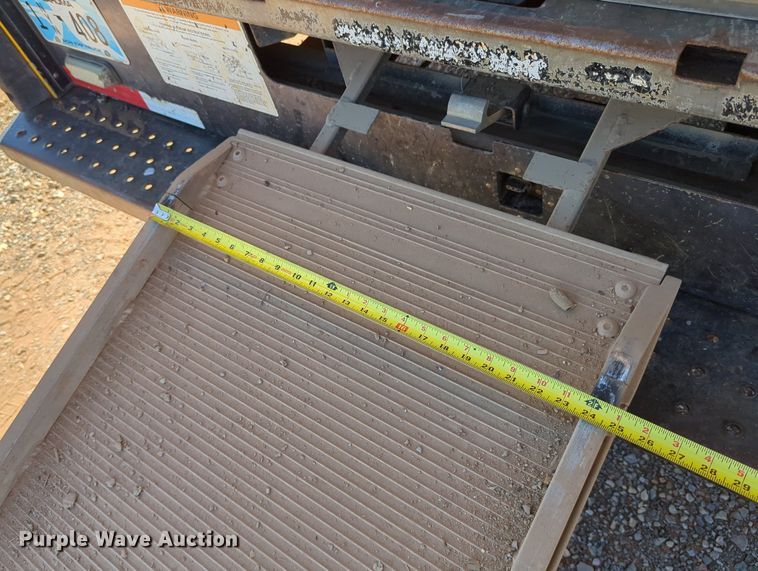 image for item LY9441 2012 Ford E350 Super Duty  box truck