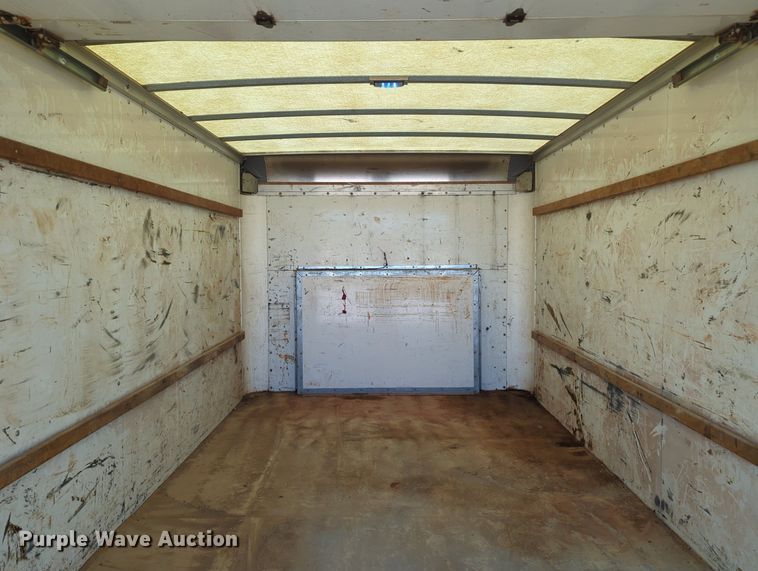 image for item LY9441 2012 Ford E350 Super Duty  box truck