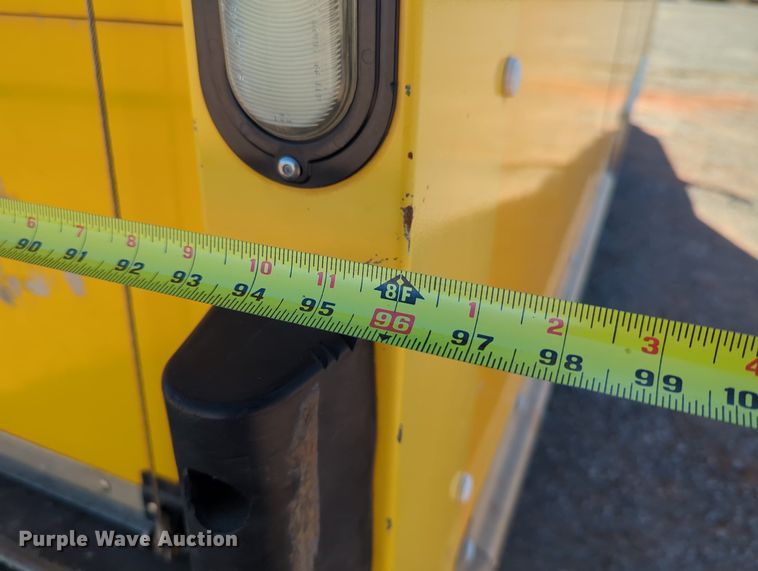 image for item LY9441 2012 Ford E350 Super Duty  box truck