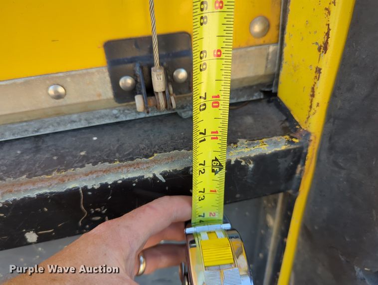 image for item LY9441 2012 Ford E350 Super Duty  box truck