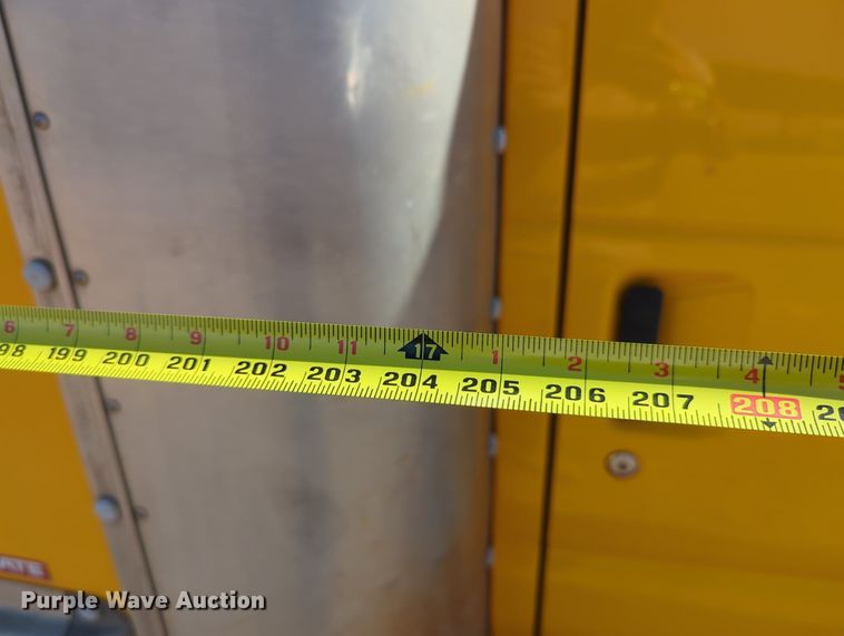 image for item LY9441 2012 Ford E350 Super Duty  box truck