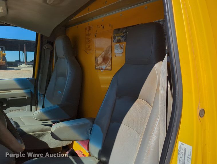 image for item LY9441 2012 Ford E350 Super Duty  box truck
