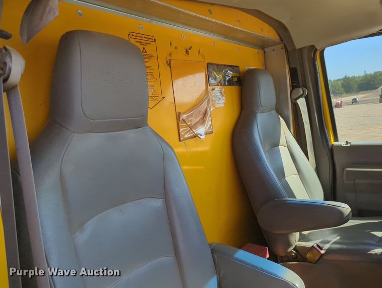 image for item LY9441 2012 Ford E350 Super Duty  box truck