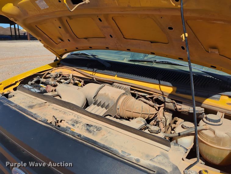 image for item LY9441 2012 Ford E350 Super Duty  box truck