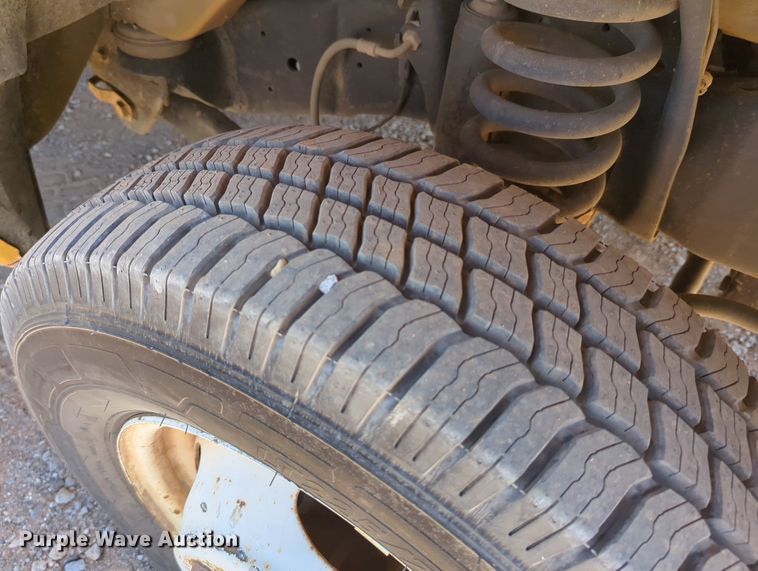 image for item LY9441 2012 Ford E350 Super Duty  box truck