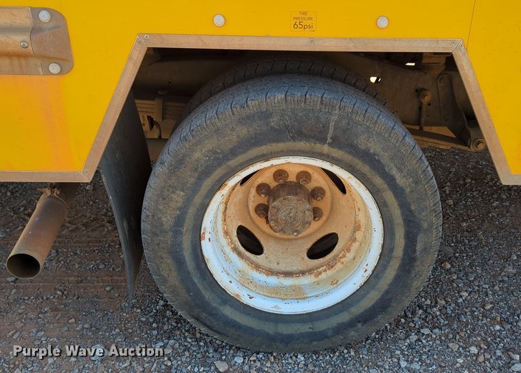 image for item LY9441 2012 Ford E350 Super Duty  box truck