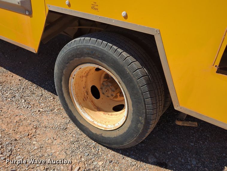 image for item LY9441 2012 Ford E350 Super Duty  box truck