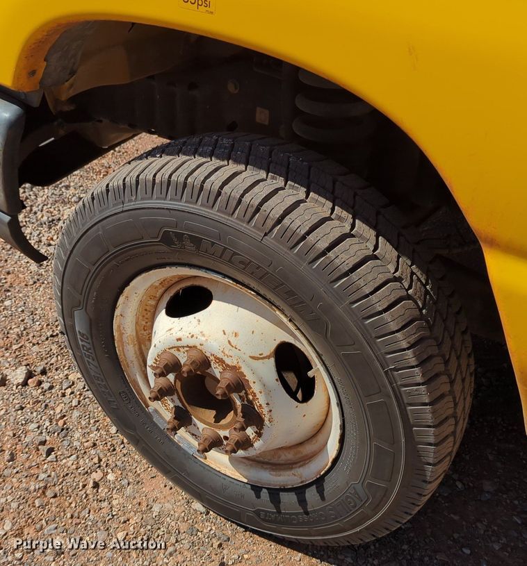 image for item LY9441 2012 Ford E350 Super Duty  box truck