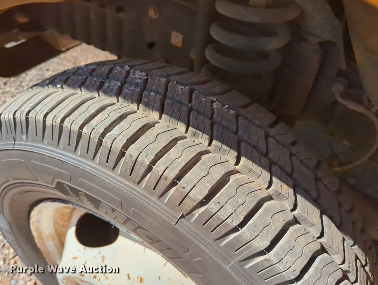 image for item LY9441 2012 Ford E350 Super Duty  box truck