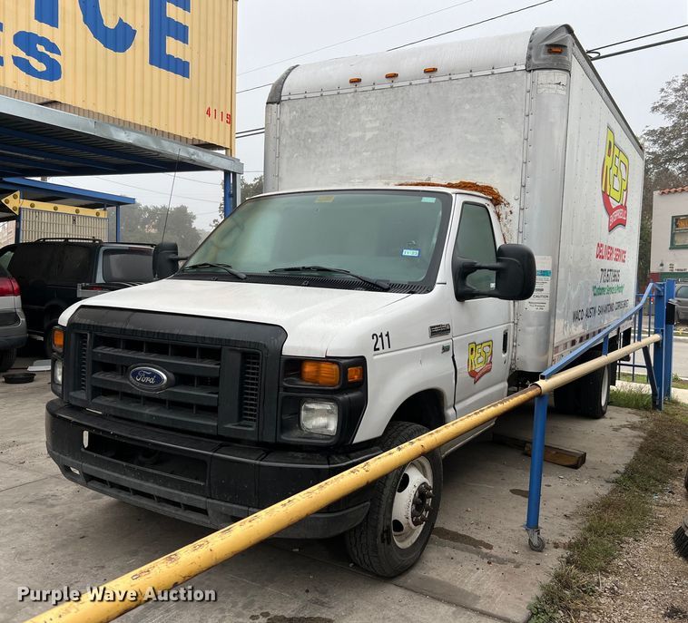 image for item MH9943 2016 Ford E350 Super Duty  box van