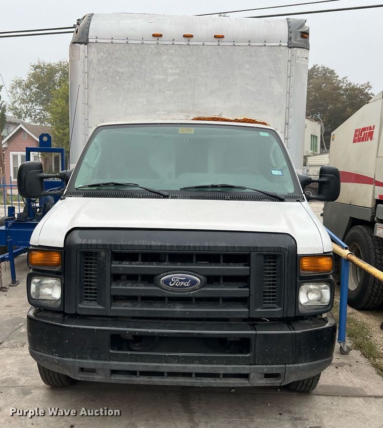 image for item MH9943 2016 Ford E350 Super Duty  box van