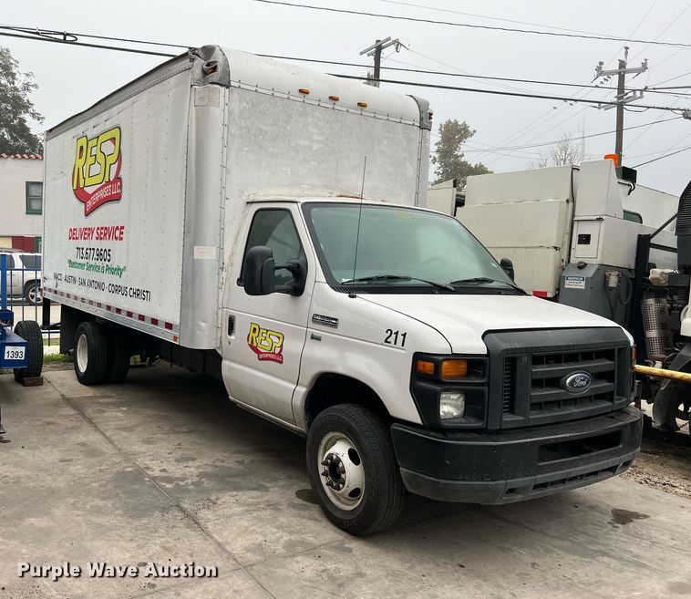 image for item MH9943 2016 Ford E350 Super Duty  box van