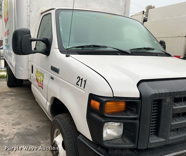 image for item MH9943 2016 Ford E350 Super Duty  box van