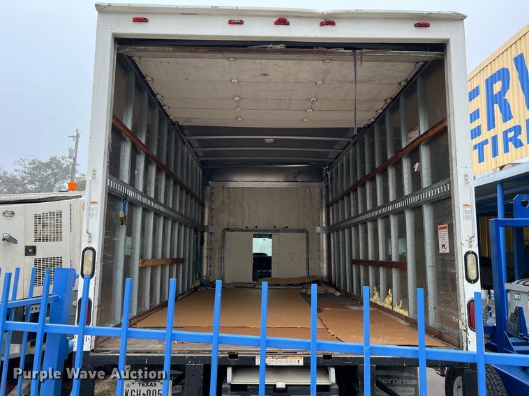 image for item MH9943 2016 Ford E350 Super Duty  box van