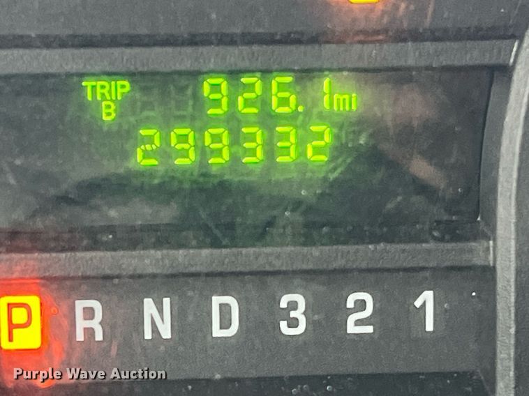 image for item MH9943 2016 Ford E350 Super Duty  box van