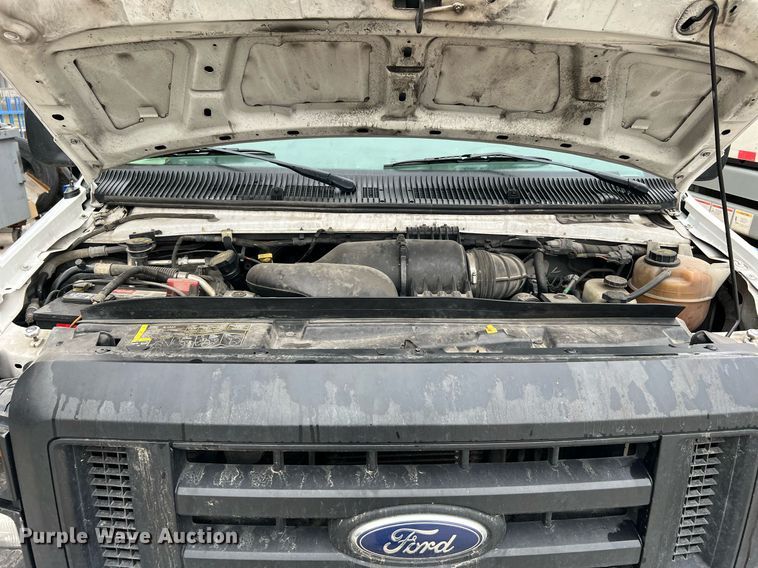 image for item MH9943 2016 Ford E350 Super Duty  box van