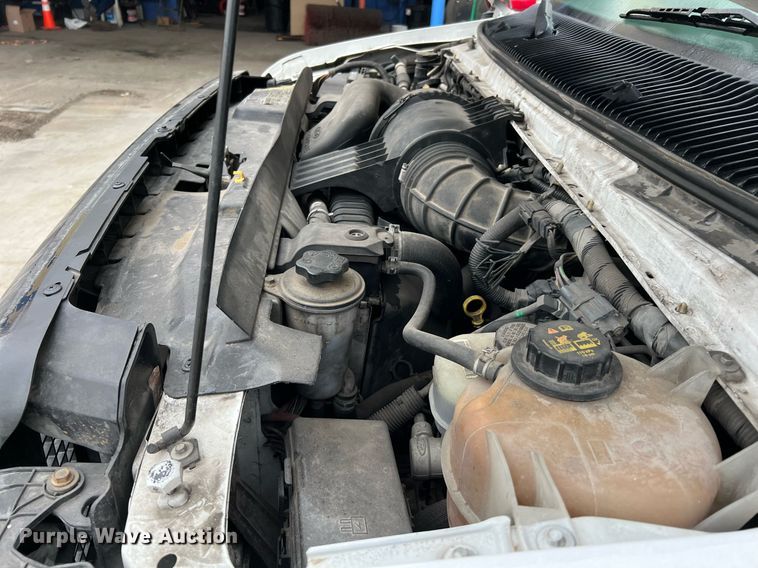 image for item MH9943 2016 Ford E350 Super Duty  box van