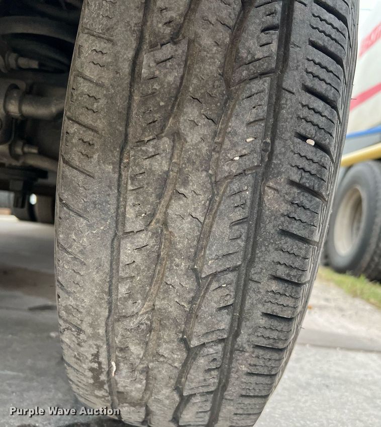 image for item MH9943 2016 Ford E350 Super Duty  box van