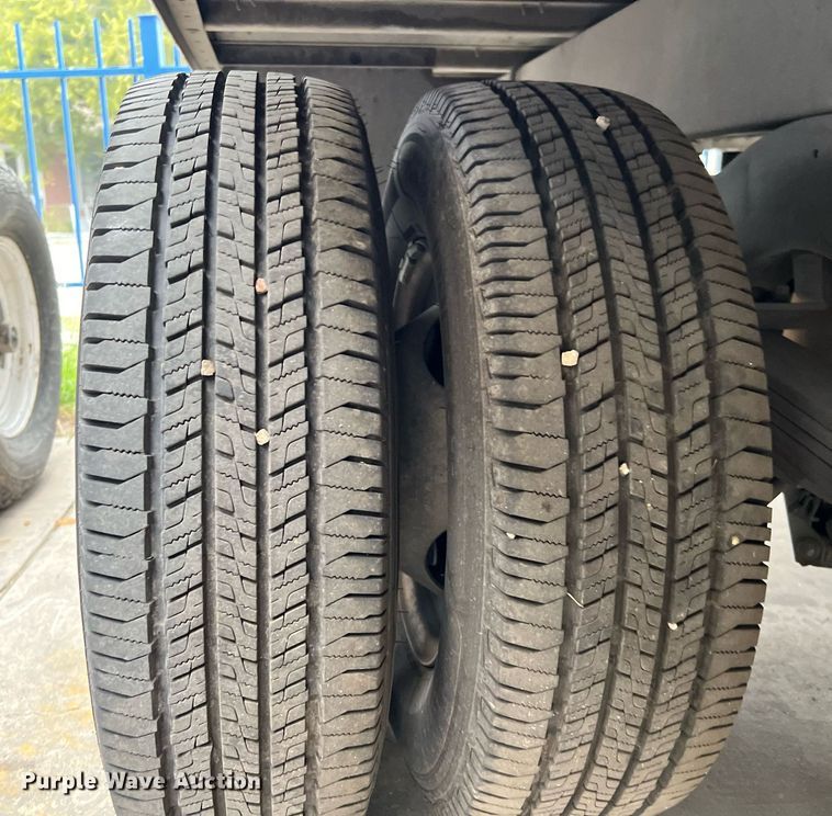 image for item MH9943 2016 Ford E350 Super Duty  box van