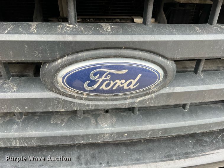 image for item MH9943 2016 Ford E350 Super Duty  box van