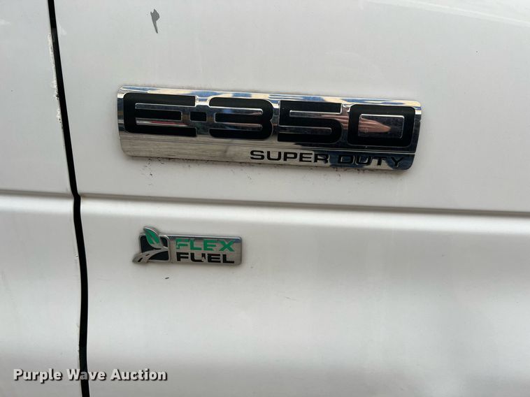 image for item MH9943 2016 Ford E350 Super Duty  box van