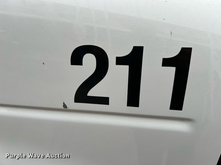 image for item MH9943 2016 Ford E350 Super Duty  box van