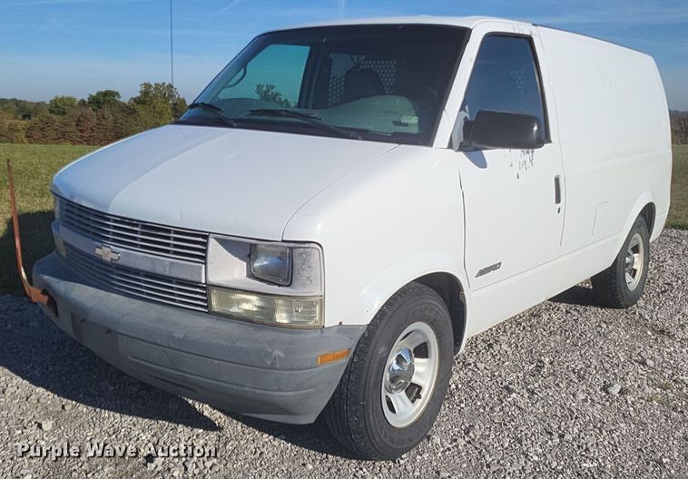 image for item MI9807 2002 Chevrolet Astro  van